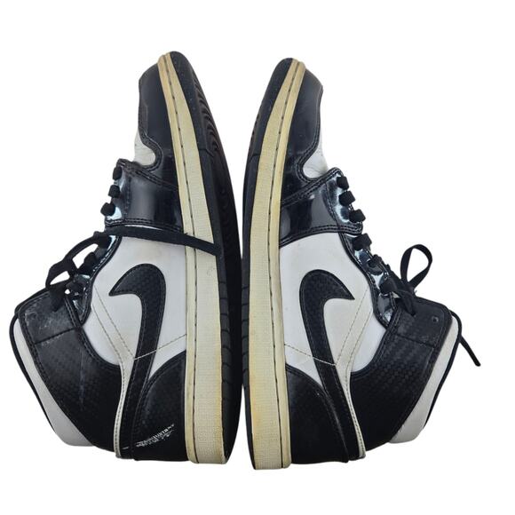 Nike Air Jordan 1 Mid Sneakers Mens 8 Black White Retro Streetwear Athletic - Picture 7 of 12
